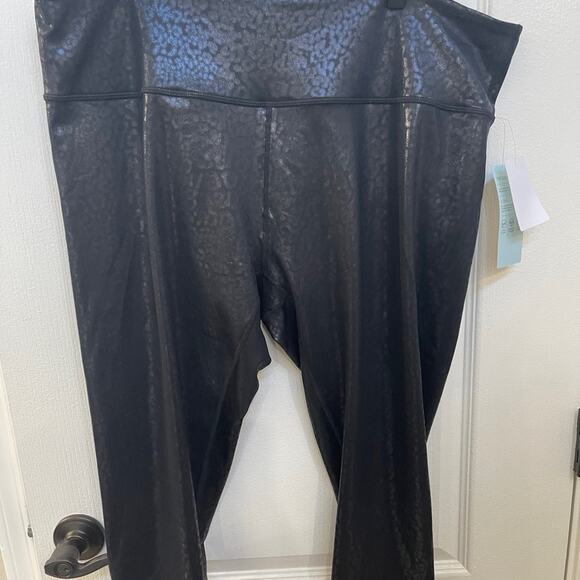 Zella black animal sheen 7/8 leggings Sz XXL - Picture 3 of 10